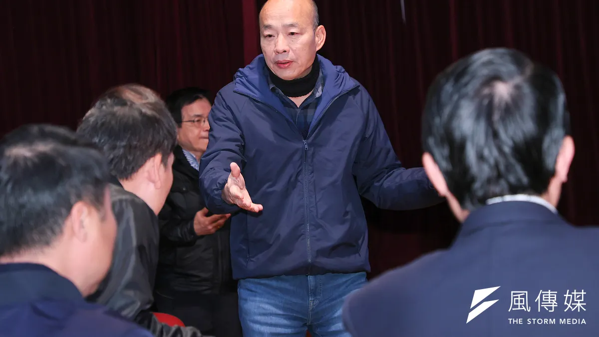 國民黨不分區立委當選人韓國瑜(中)六年之內,兩度政治重開機,在政壇實屬異數。(顏麟宇攝) 國民黨不分區立委當選人韓國瑜(中)六年之內,兩度政治重開機,在政壇實屬異數。(顏麟宇攝)