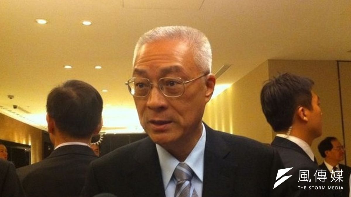 副總統吳敦義談及總統母喪表示,未及致意,但盼總統節哀。(何孟奎攝) 副總統吳敦義談及總統母喪表示,未及致意,但盼總統節哀。(何孟奎攝)