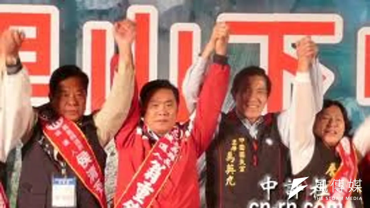 李雅景淡出政治,黃派掌門人是立委翁重鈞,但多年下來,黃派實力已不可同日而語,翁重鈞2次挑戰縣長寶座都失利。(中評社) 李雅景淡出政治,黃派掌門人是立委翁重鈞,但多年下來,黃派實力已不可同日而語,翁重鈞2次挑戰縣長寶座都失利。(中評社)