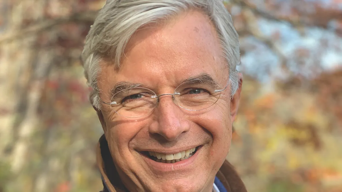 美國百思買(Best Buy)前董事長與執行長喬利(Hubert Joly)接受《風傳媒》獨家專訪時指出,如果企業存在只為了賺錢,這是行不通的。(天下文化提供)