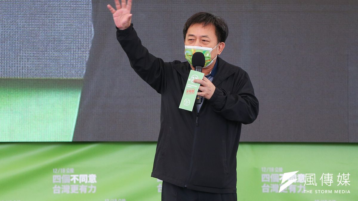 民進黨秘書長林錫耀在4大公投一役繃緊神經,扮演府院黨協調樞紐,賣力拚戰。(資料照,顏麟宇攝) 民進黨秘書長林錫耀在4大公投一役繃緊神經,扮演府院黨協調樞紐,賣力拚戰。(資料照,顏麟宇攝)