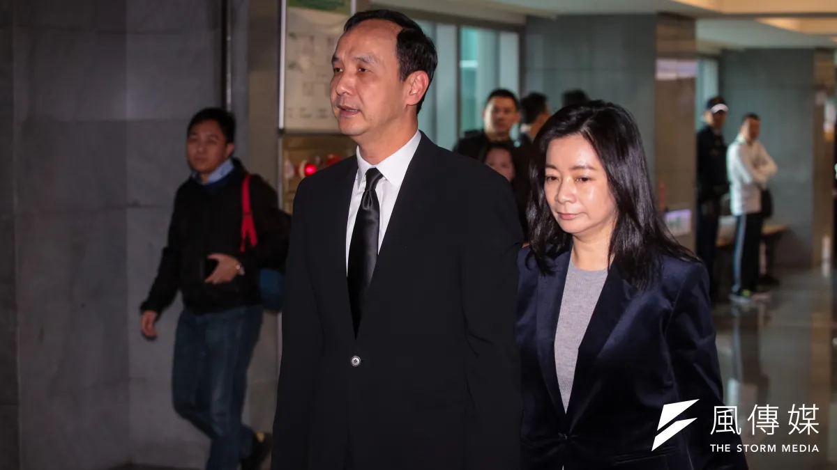 前新北市長朱立倫今(25)日出席「嚴凱泰追思音樂會」。(顏麟宇攝)