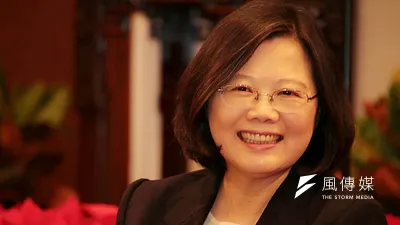 2016-12-31-蔡英文與媒體茶敘發表年終談話-蔡英文06-總統府記者聯誼會提供