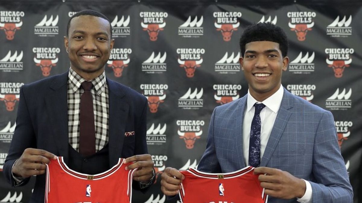 卡特(圖左)被專家視為NBA新秀潛力股,不僅有能裡能外的身手還能捍衛禁區。(美聯社) 卡特(圖左)被專家視為NBA新秀潛力股,不僅有能裡能外的身手還能捍衛禁區。(美聯社)