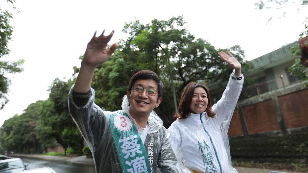 民進黨立委蔡適應是議員帶職參選立委,立委帶職參選市長,算是民進黨內的「資深跑者」(圖/蔡適應競總提供) 民進黨立委蔡適應是議員帶職參選立委,立委帶職參選市長,算是民進黨內的「資深跑者」(圖/蔡適應競總提供)