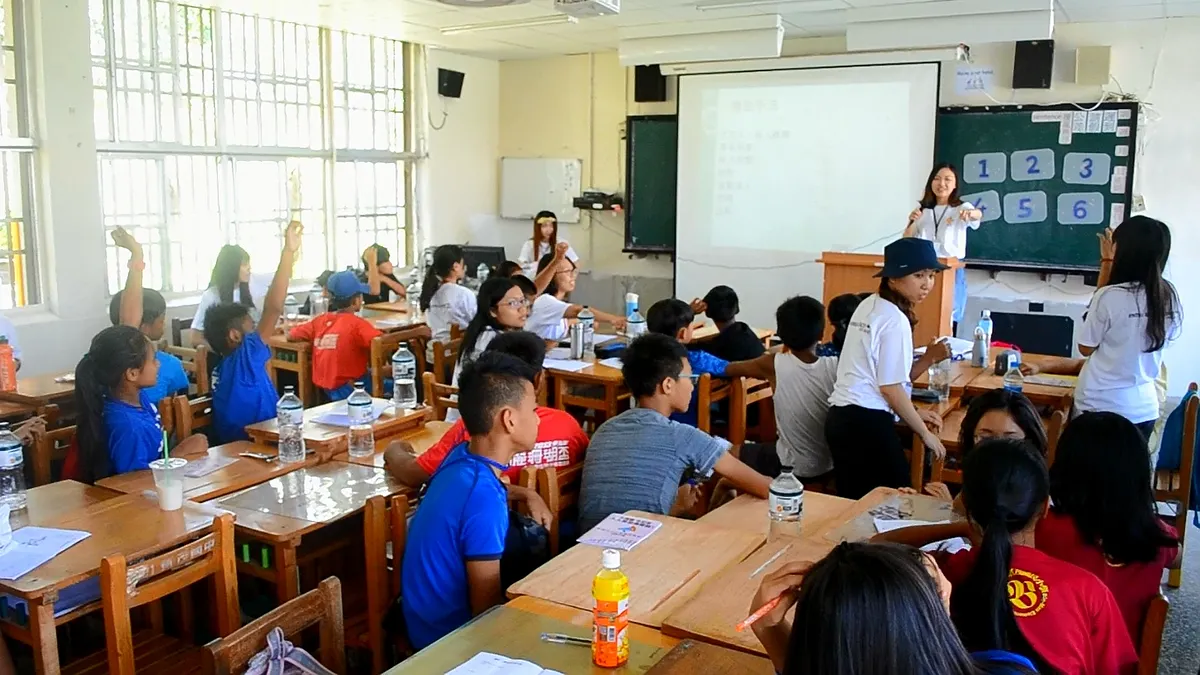 台北市8月1日起在高中職、中小學推行禁用免洗餐具、瓶裝水。(資料照,師大大傳所提供)
