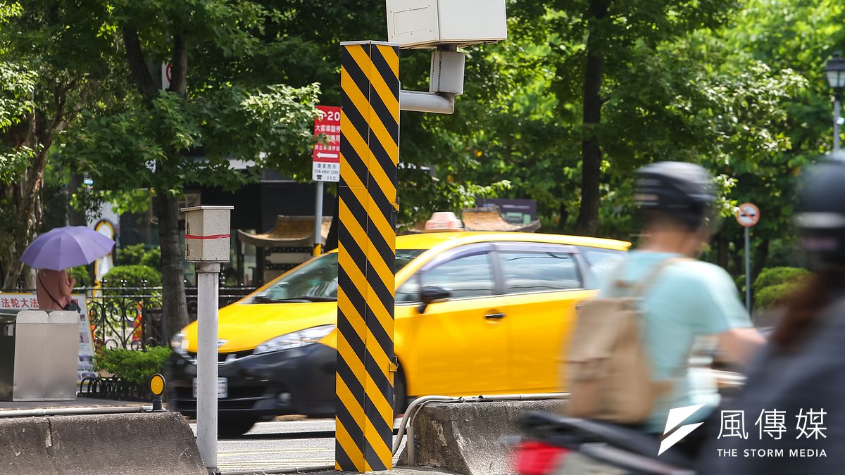 彰化縣警察局也表示,並不是每個測速照相內都有拍照機器,可能也會有「空包彈」。(資料照/顏麟宇攝) 彰化縣警察局也表示,並不是每個測速照相內都有拍照機器,可能也會有「空包彈」。(資料照/顏麟宇攝)