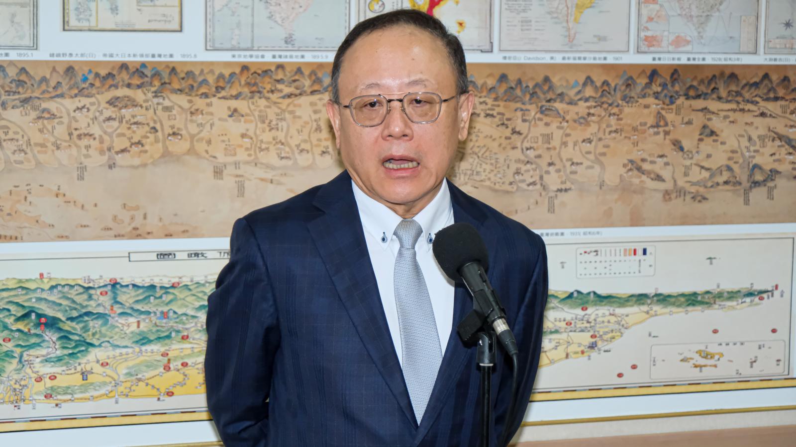 人物》誤點、塞爆、寧靜車廂踢鐵板 史哲怎麼把台灣高鐵管成印度火車?