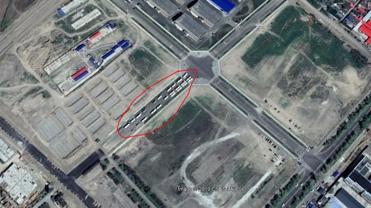 伊犁境內的再教育營衛星圖片。(RFA/阿塔珠爾特志願者提供) 伊犁境內的再教育營衛星圖片。(RFA/阿塔珠爾特志願者提供)