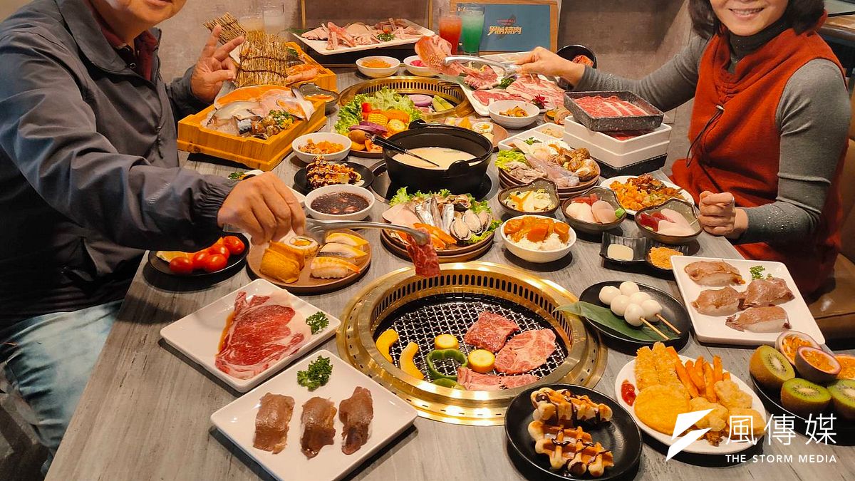 泉成集團旗下全新燒肉品牌「男前燒肉」日式火烤吃到飽,正式登陸高雄統一夢時代店。(圖/徐炳文) 泉成集團旗下全新燒肉品牌「男前燒肉」日式火烤吃到飽,正式登陸高雄統一夢時代店。(圖/徐炳文)