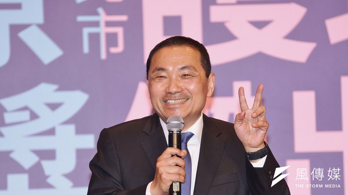 新北市長侯友宜今(1)日出席醫療公益獎頒獎典禮前受訪時指出,因為從前就是刑警出身、對「炭治郎」的角色最有感覺。(盧逸峰攝) 新北市長侯友宜今(1)日出席醫療公益獎頒獎典禮前受訪時指出,因為從前就是刑警出身、對「炭治郎」的角色最有感覺。(盧逸峰攝)