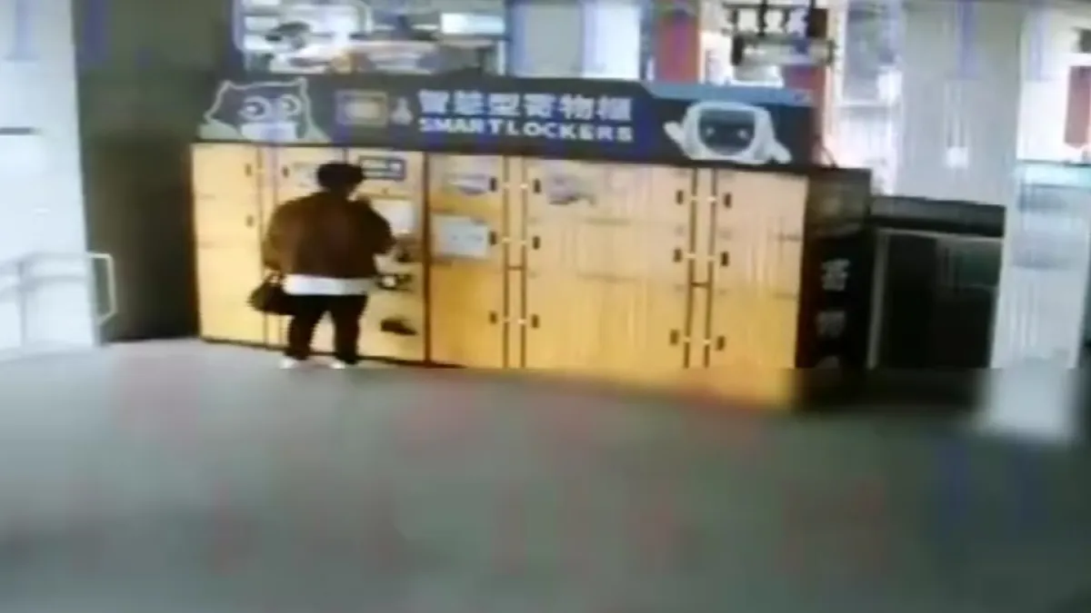 洪男在犯案前,還將自己的包包放在捷運置物櫃裡。(圖/翻攝自記者爆料網)