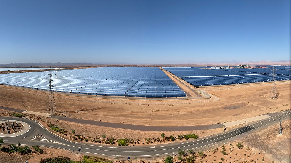 摩洛哥擁有世界最大太陽能發電站,尖峰時刻可以提供5.8億瓦的電。(Richard Allaway@flickr) 摩洛哥擁有世界最大太陽能發電站,尖峰時刻可以提供5.8億瓦的電。(Richard Allaway@flickr)