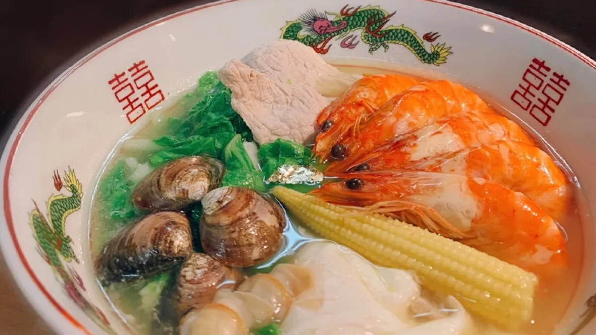 鍋燒意麵是台南最具代表性的美食之一。(圖/取自誠實鍋燒@Facebook)