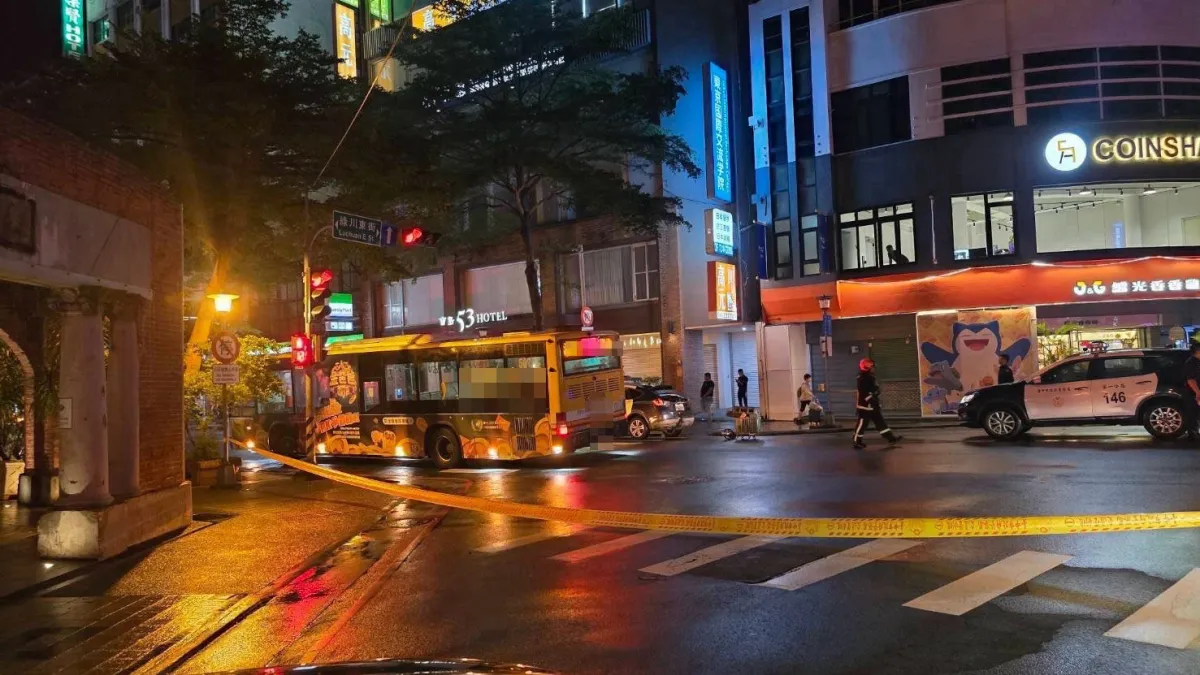 台中市中區中山路今昨(22)日晚間9時左右發生一起死亡車禍。(圖/翻攝自記者爆料網)