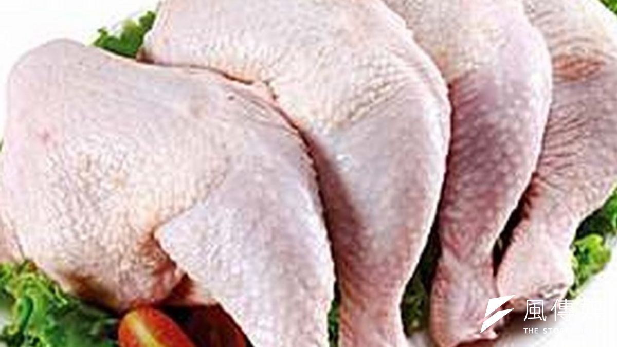 農委會要求雞肉業販者自3月起必須明確標示為解涷肉。(取自家樂福網站) 農委會要求雞肉業販者自3月起必須明確標示為解涷肉。(取自家樂福網站)