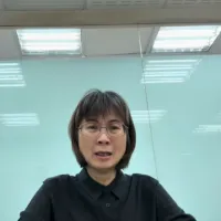 2024年底,勞動部勞發署北分署吳姓公務員遭霸凌輕生案震驚全台,時任勞動部勞發署北分署長謝宜容(見圖)涉案,遭記2大過免職。(資料照,翻攝自YouTube) 2024年底,勞動部勞發署北分署吳姓公務員遭霸凌輕生案震驚全台,時任勞動部勞發署北分署長謝宜容(見圖)涉案,遭記2大過免職。(資料照,翻攝自YouTube)