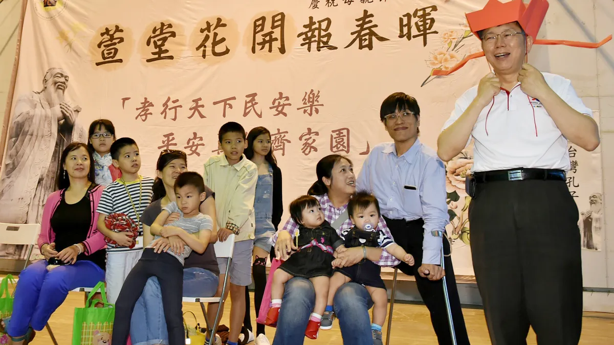 柯文哲出席母親節活動 感謝天下媽媽的付出