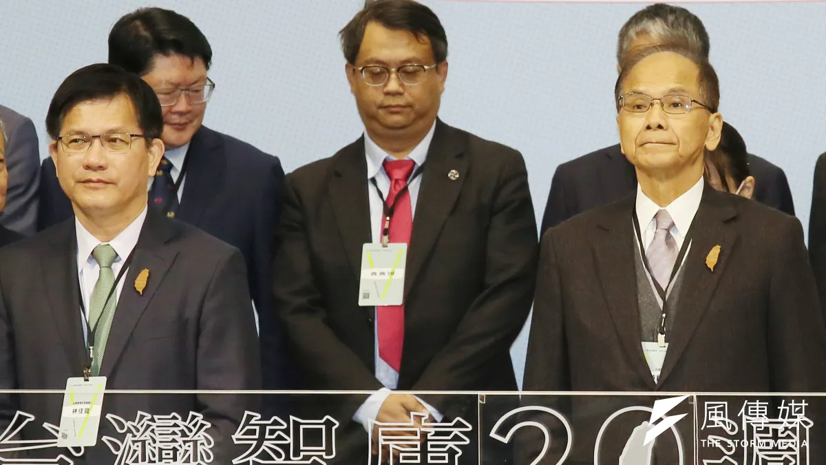 正國會精神領袖游錫堃(前右)及重要骨幹林佳龍(前左)在這次民進黨的公投活動中,前者因身分不便出席,後者則為了避嫌而低調許多。(資料照,柯承惠攝)
