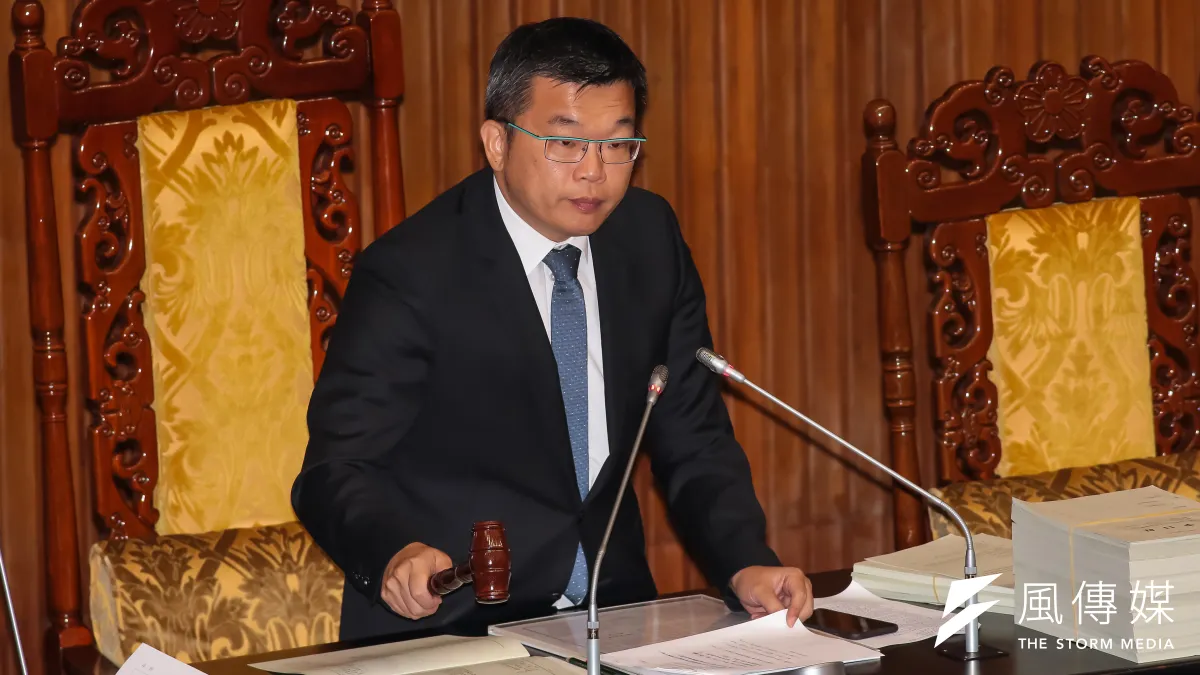 立法院17日三讀通過「高級中等教育法」部分條文修正案,終止黑箱課綱。 (顏麟宇攝)