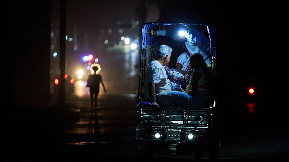 川普對古巴最弔詭的慈悲:華府放行俄羅斯油輪,白宮強調「基於人道逐案審查」