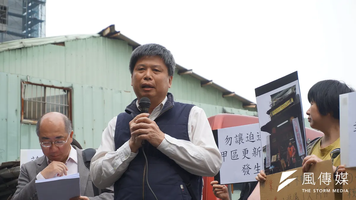 政大地政系教授徐世榮表示,由於地政制度在政府交替下產生的落差,可能導致現在所見的都耕或產權爭議,因此此案也是轉型正義的重要個案。(陳子萱攝)