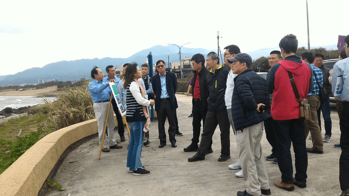 新北市政府與當地漁會居民達成共識,率先執行前瞻建設「全國水環境改善計畫」-老梅、中角及永興漁港水環境營造改善工程,為全國首例將低度利用漁港設施移除,恢復海岸原貌。 (圖/新北市農業局提供) 新北市政府與當地漁會居民達成共識,率先執行前瞻建設「全國水環境改善計畫」-老梅、中角及永興漁港水環境營造改善工程,為全國首例將低度利用漁港設施移除,恢復海岸原貌。 (圖/新北市農業局提供)