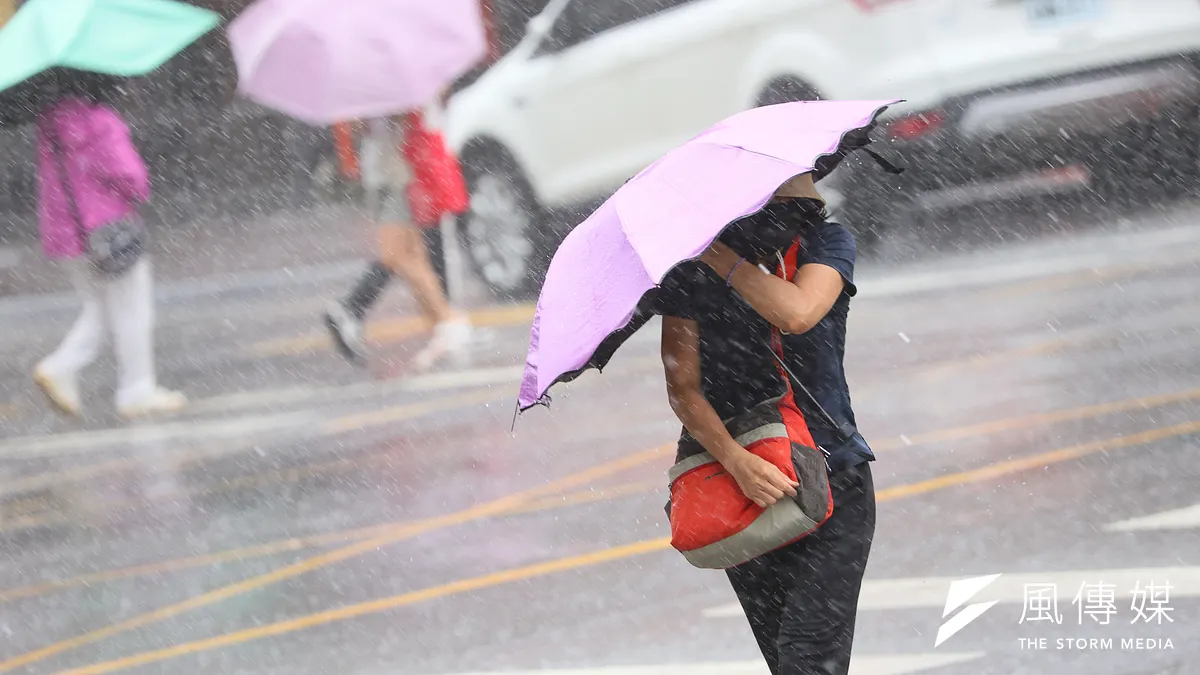 陸上警戒範圍,除台東、屏東、恆春半島外,新增高雄,研判颱風未來可能從南部登陸,南部缺屏障,應防強風豪雨。(資料照/顏麟宇攝) 陸上警戒範圍,除台東、屏東、恆春半島外,新增高雄,研判颱風未來可能從南部登陸,南部缺屏障,應防強風豪雨。(資料照/顏麟宇攝)