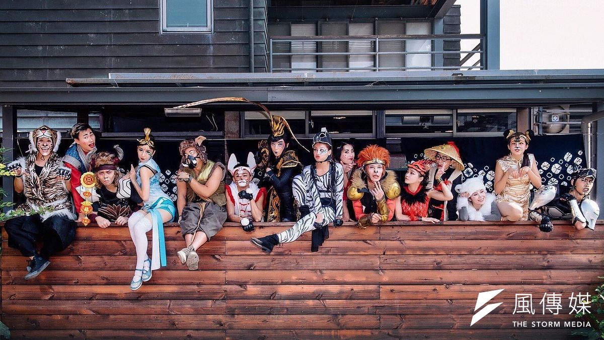 活動表演者劇照合影。(圖/楊經緯攝) 活動表演者劇照合影。(圖/楊經緯攝)