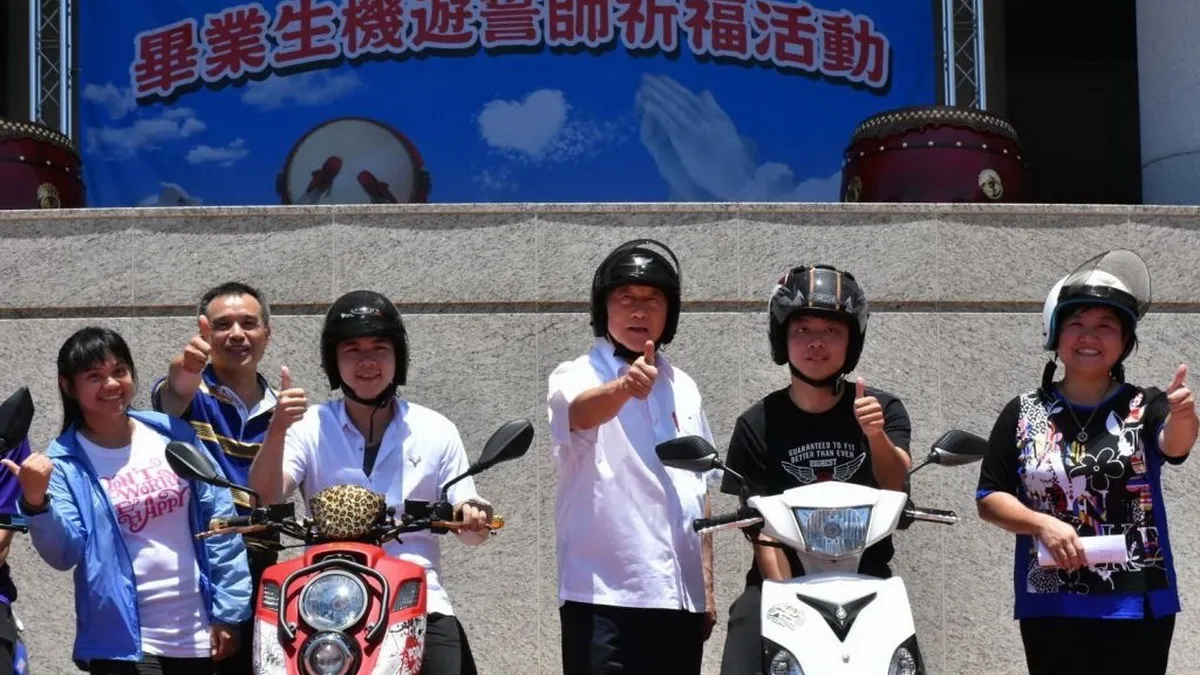 另類畢業典禮 大華科大學生騎車遊街祈福
