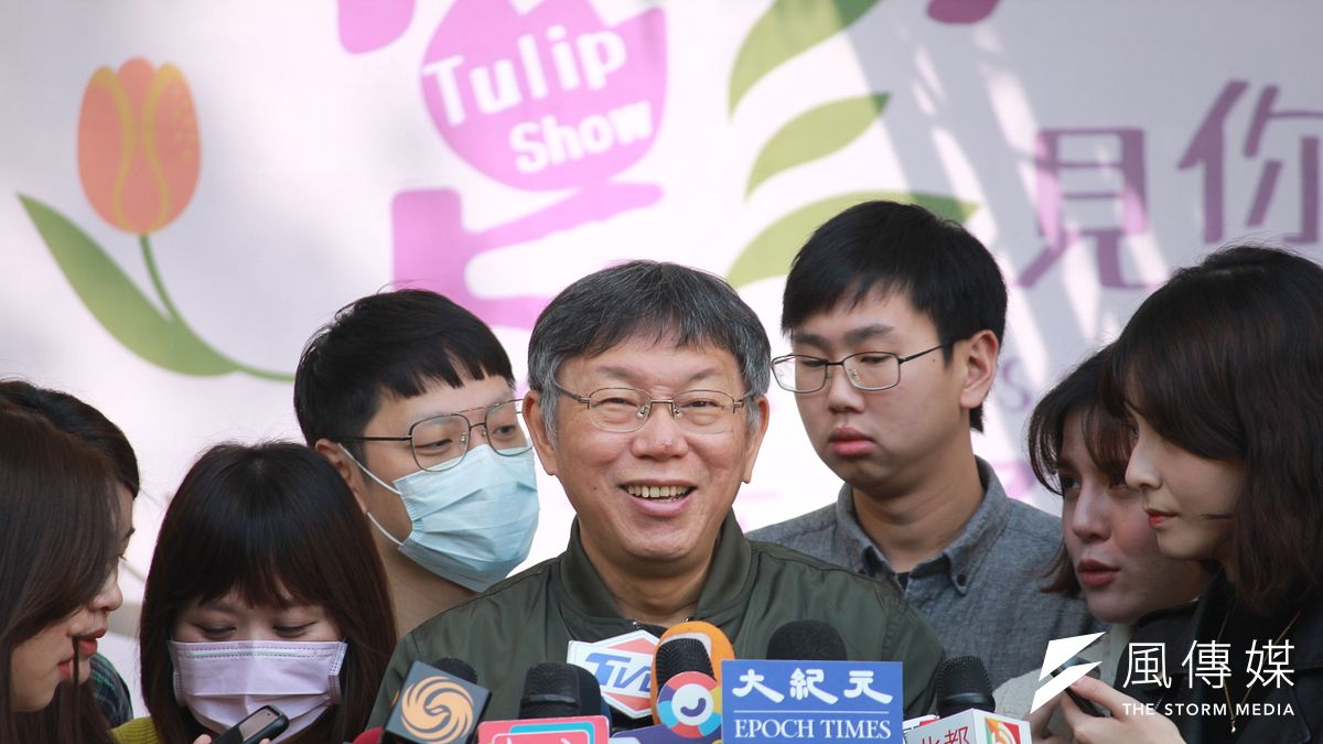 針對民眾近期搶購酒精防疫,台北市長柯文哲19日表示,酒精若以「噴灑」使用,恐有釀火災的風險。(資料照,方炳超攝) 針對民眾近期搶購酒精防疫,台北市長柯文哲19日表示,酒精若以「噴灑」使用,恐有釀火災的風險。(資料照,方炳超攝)