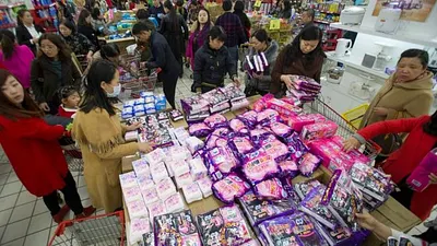 衛生棉近日成為微博熱門話題。(BBC中文網)