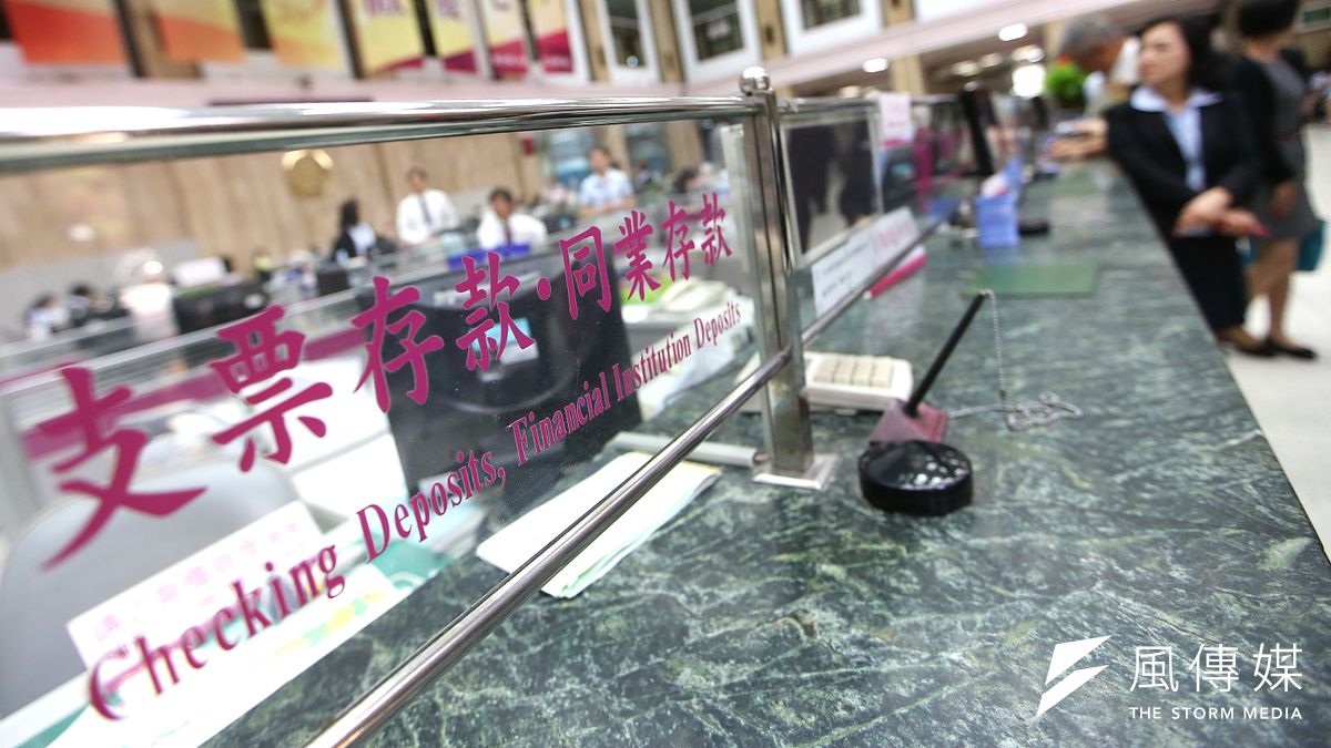 專家建議,年輕人應該要養成存錢儲蓄的習慣,不管未來買不買房,存到了錢,頭期款就不用擔心。(新新聞資料照) 專家建議,年輕人應該要養成存錢儲蓄的習慣,不管未來買不買房,存到了錢,頭期款就不用擔心。(新新聞資料照)