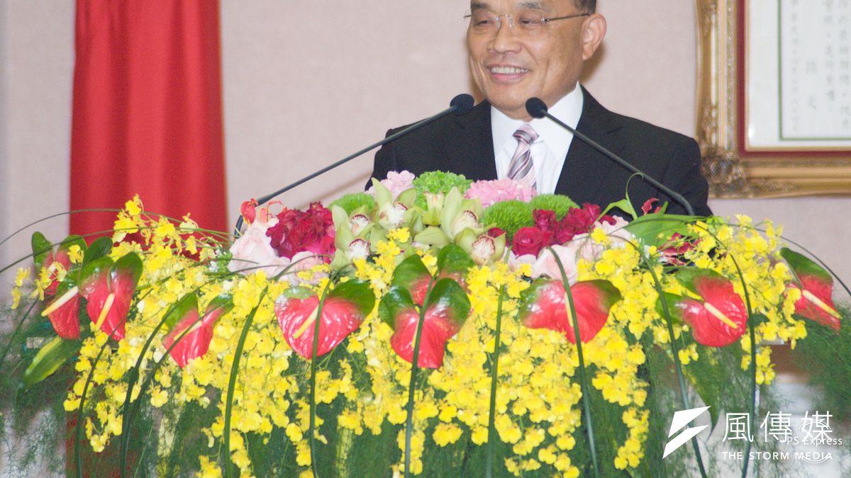 行政院長賴清德今(14)日正式將閣揆印信交給新任院長蘇貞昌。(甘岱民攝) 行政院長賴清德今(14)日正式將閣揆印信交給新任院長蘇貞昌。(甘岱民攝)