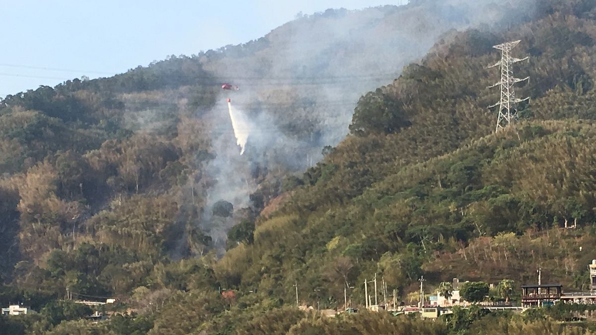 北橫山區火燒3百公頃 出動直昇機費7小時撲滅火勢 北橫山區火燒3百公頃 出動直昇機費7小時撲滅火勢