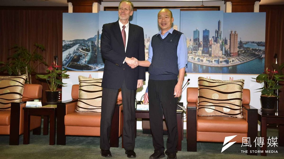 美國在台協會處長酈英傑率高雄分處長歐雨修等人拜會高雄市長韓國瑜。(圖/徐炳文攝) 美國在台協會處長酈英傑率高雄分處長歐雨修等人拜會高雄市長韓國瑜。(圖/徐炳文攝)