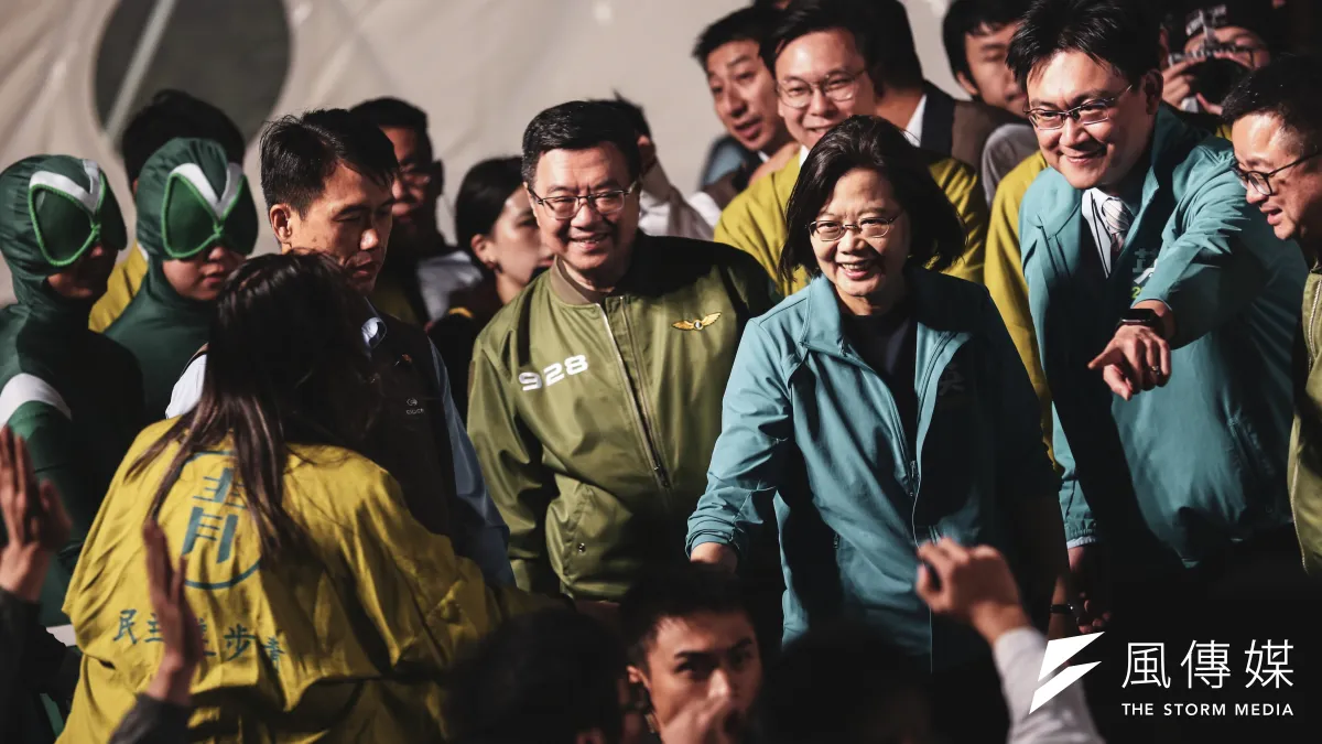 總統蔡英文2020大選中獲得817萬票高票連任,但民進黨政黨票較上次大減15%,蔡英文在青年部的裁示指出,應突破同溫層,積極掌握「異溫選民」。(資料照,簡必丞攝)
