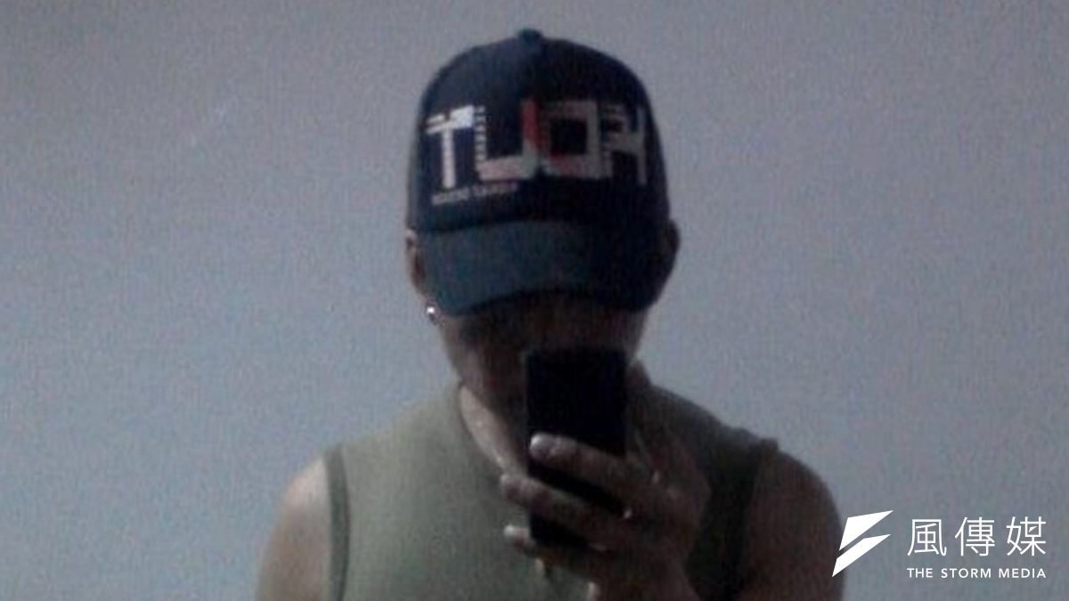 25日駕砂石車衝撞總統府的男子張德正,在個人臉書透露一些不尋常的訊息。(取自張德正臉書) 25日駕砂石車衝撞總統府的男子張德正,在個人臉書透露一些不尋常的訊息。(取自張德正臉書)