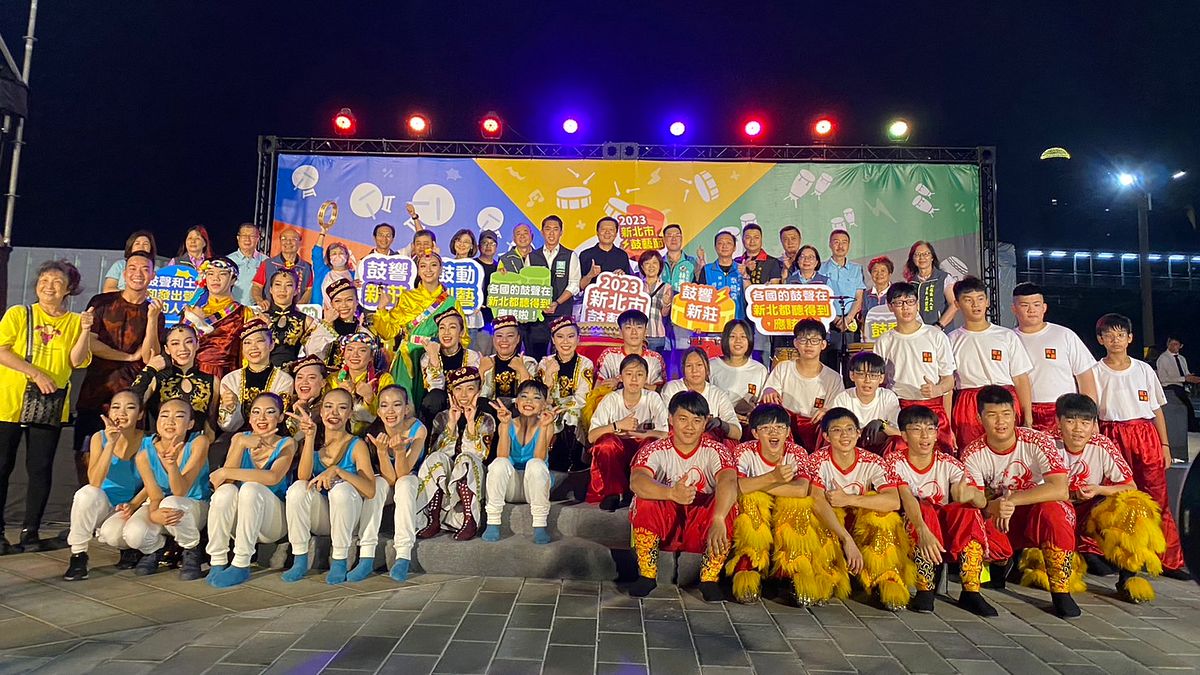 新北市副市長朱惕之表示,今年鼓藝節以「鼓動創藝」為主題,將傳統大鼓,結合動感、創造與藝術,以充滿能量與創意的面貌來與市民朋友相聚。(圖/新北市政府文化局) 新北市副市長朱惕之表示,今年鼓藝節以「鼓動創藝」為主題,將傳統大鼓,結合動感、創造與藝術,以充滿能量與創意的面貌來與市民朋友相聚。(圖/新北市政府文化局)