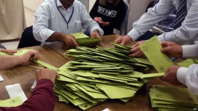 正義與發展黨得票率不足以成為議會多數黨。
