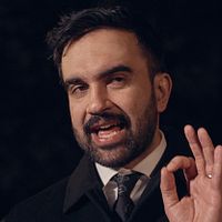 2025年11月3日、ニューヨーク市長候補のマンタニ氏(ゾラーン・マンタニ)がニューヨークのクイーンズで演説を行った。(写真/AP通信提供) 2025年11月3日、ニューヨーク市長候補のマンタニ氏(ゾラーン・マンタニ)がニューヨークのクイーンズで演説を行った。(写真/AP通信提供)