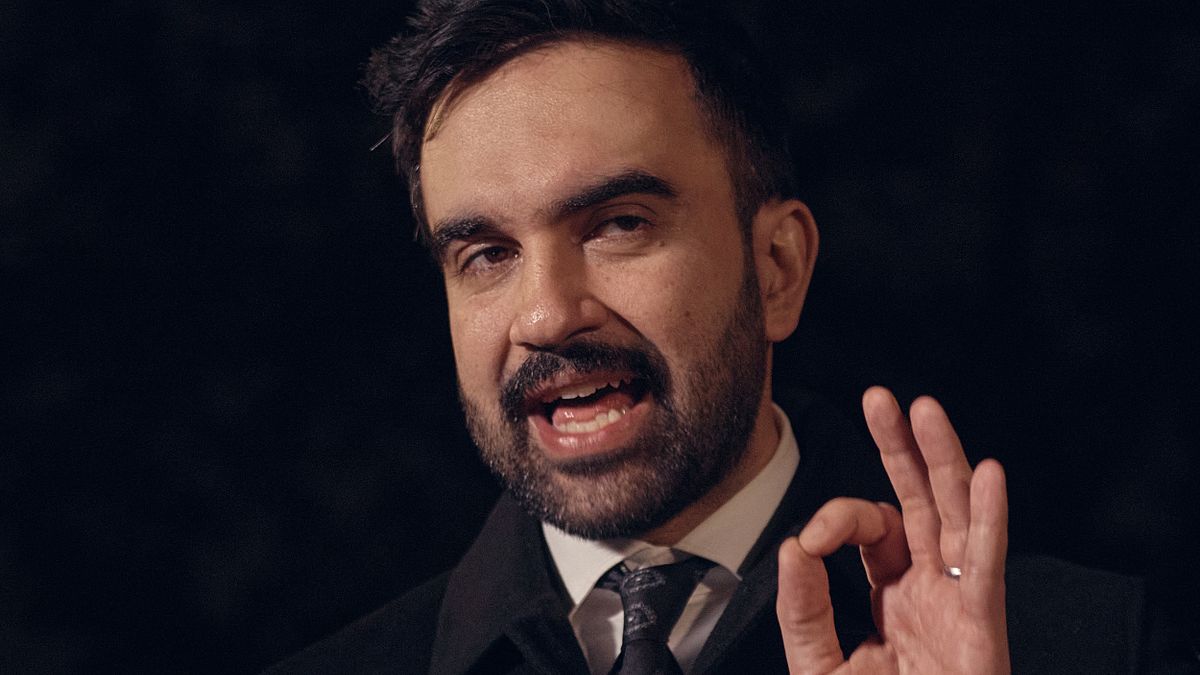 2025年11月3日、ニューヨーク市長候補のマンタニ氏(ゾラーン・マンタニ)がニューヨークのクイーンズで演説を行った。(写真/AP通信提供) 2025年11月3日、ニューヨーク市長候補のマンタニ氏(ゾラーン・マンタニ)がニューヨークのクイーンズで演説を行った。(写真/AP通信提供)