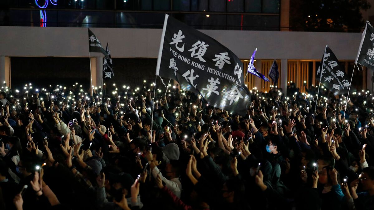 香港反送中抗爭延燒,部分的香港民眾認為,台灣與香港站是在同一陣線的「共同體」,但台灣本位、民進黨、蔡英文,實際上或許並非抱持這樣的想法。(資料照,美聯社) 香港反送中抗爭延燒,部分的香港民眾認為,台灣與香港站是在同一陣線的「共同體」,但台灣本位、民進黨、蔡英文,實際上或許並非抱持這樣的想法。(資料照,美聯社)