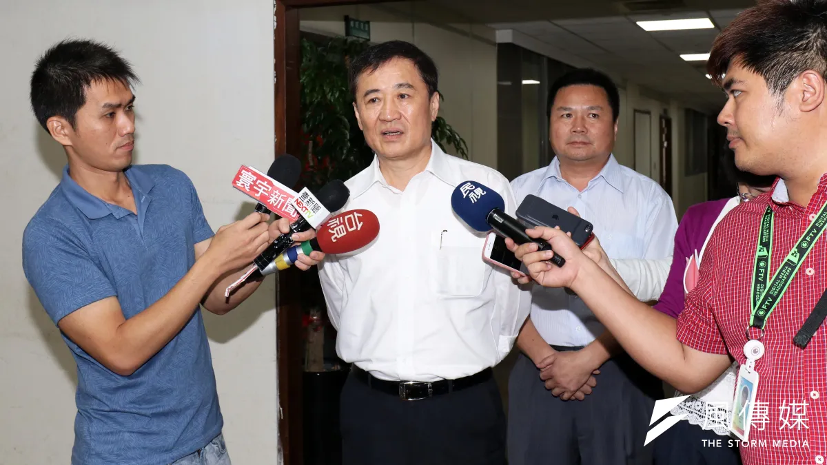 大巨蛋案北檢昨日起訴遠雄董座趙藤雄,台北市副市長陳景峻1日對於是否會與遠雄終止契約、拆蛋是否仍是選項表示,「都可以討論」,不過,不回答終止契約的假設性問題。(資料照,蘇仲泓攝)