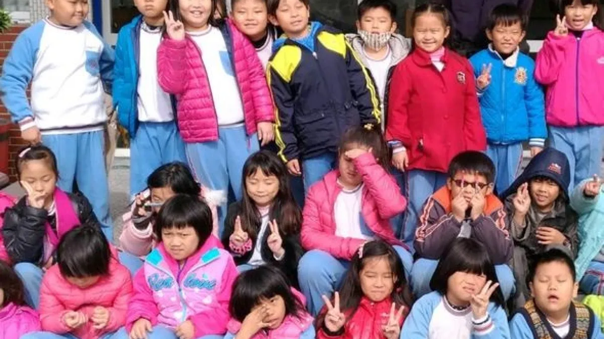 小學學童參訪警所 頻挑戰酒測儀