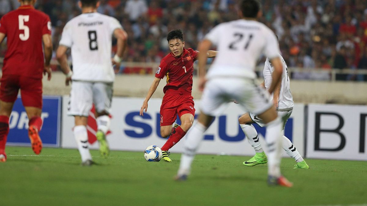 研究顯示,若問球隊粉絲支持球隊的原因,當路過的敵對粉絲跌倒時,他們多半不會扶起來,還會為其找藉口。(示意圖,取自臉書Đội tuyển bóng đá Q uốc gia Việt Nam) 研究顯示,若問球隊粉絲支持球隊的原因,當路過的敵對粉絲跌倒時,他們多半不會扶起來,還會為其找藉口。(示意圖,取自臉書Đội tuyển bóng đá Q uốc gia Việt Nam)