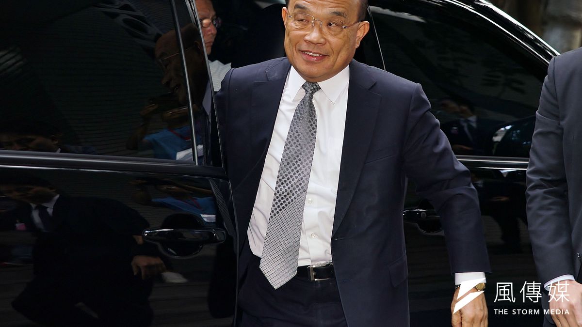 行政院長蘇貞昌(見圖)15日在立法院受訪時酸國民黨總統參選人韓國瑜,才當市長沒幾天、就要請假3個月,不用上班、批公文或是到議會,這是違背對高雄市民的承諾。(盧逸峰攝) 行政院長蘇貞昌(見圖)15日在立法院受訪時酸國民黨總統參選人韓國瑜,才當市長沒幾天、就要請假3個月,不用上班、批公文或是到議會,這是違背對高雄市民的承諾。(盧逸峰攝)