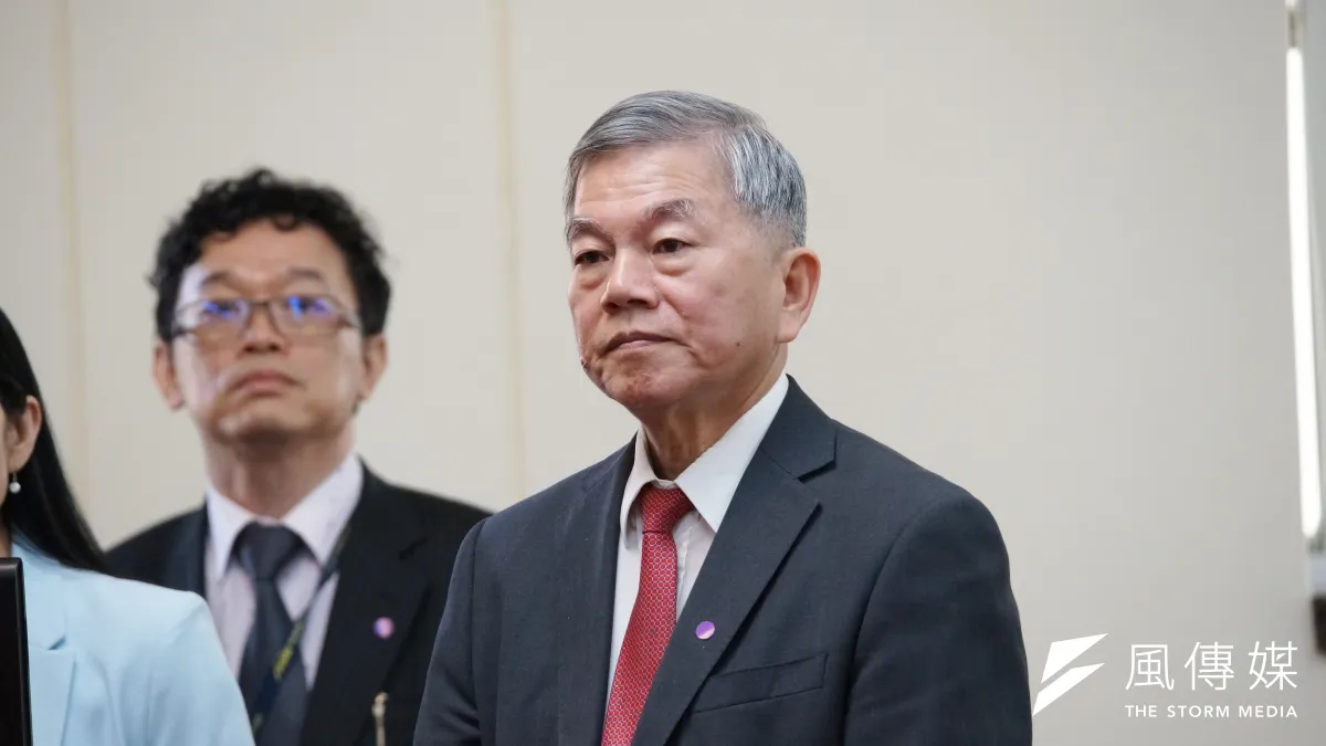 經濟部研擬多時的「振興抵用券」方案終於出爐,但使用條件須結合飯店住宿,據ETtoday民調顯示,高達64.6%民眾表示,並不會因為要使用振興抵用券,而增加國內旅遊與住宿的次數。圖為經濟部長沈榮津。(資料照,盧逸峰攝)