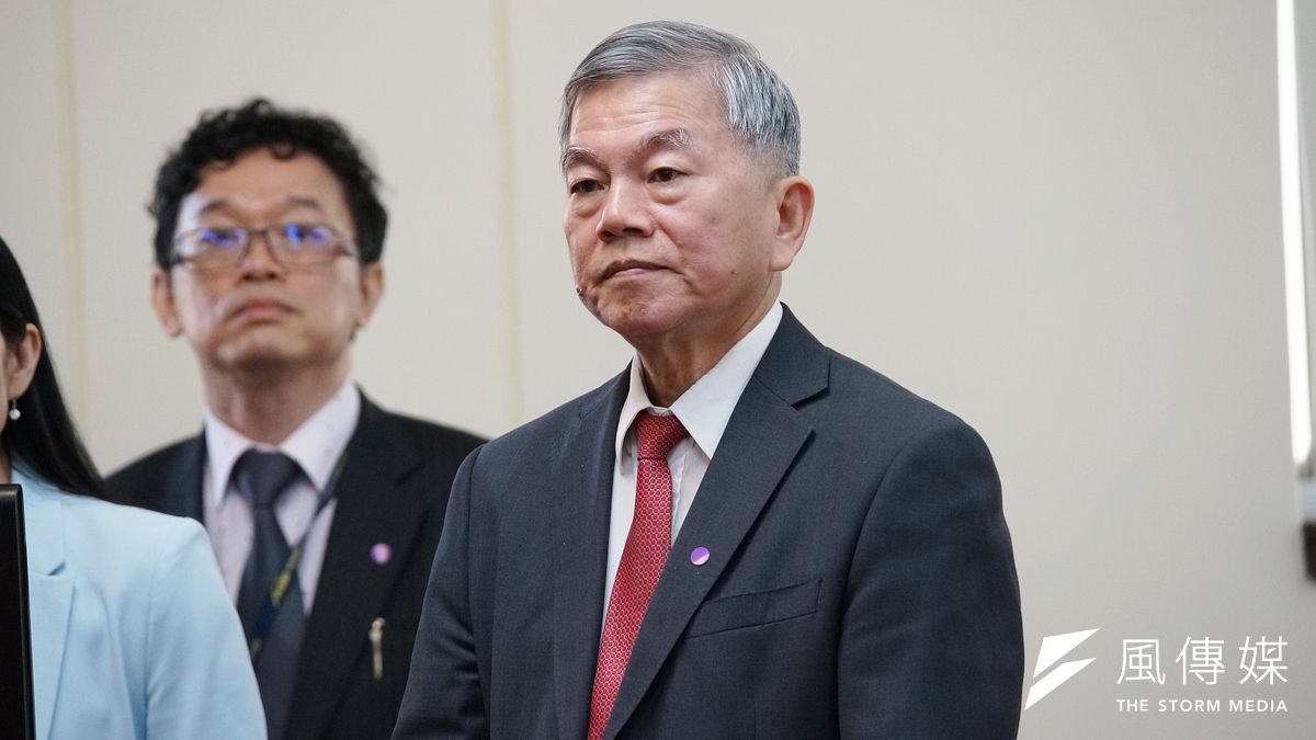 經濟部研擬多時的「振興抵用券」方案終於出爐,但使用條件須結合飯店住宿,據ETtoday民調顯示,高達64.6%民眾表示,並不會因為要使用振興抵用券,而增加國內旅遊與住宿的次數。圖為經濟部長沈榮津。(資料照,盧逸峰攝) 經濟部研擬多時的「振興抵用券」方案終於出爐,但使用條件須結合飯店住宿,據ETtoday民調顯示,高達64.6%民眾表示,並不會因為要使用振興抵用券,而增加國內旅遊與住宿的次數。圖為經濟部長沈榮津。(資料照,盧逸峰攝)