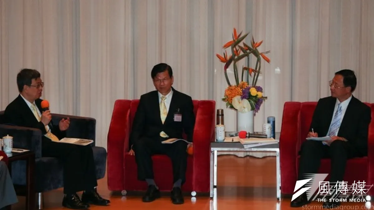 行政院長江宜樺出席「中央研究院第31次院士會議專題議案報告與討論」,左起中研院副院長陳建仁、院長翁啟惠、行政院長江宜樺。(余志偉攝)